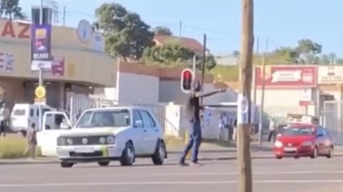 Police Confrontation at Umlazi Plaza Results in Suspect Being Shot