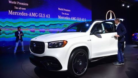 Flat-plane Crank V8 Debuts in Facelift Mercedes-AMG GLS 63