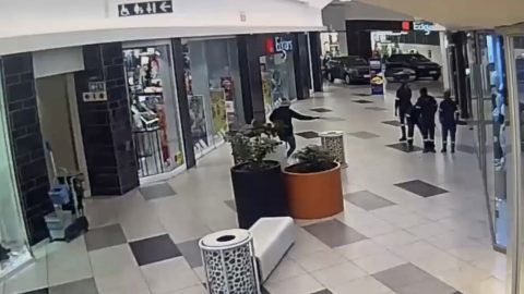 Vaal Mall Robbery Suspects Flee After Vehicle Crashes During Police Chase