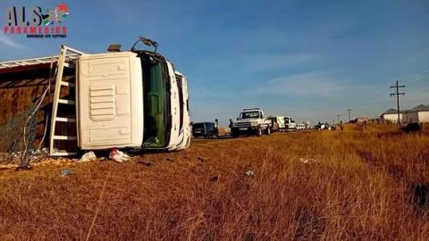 Two Killed in Head-On Collision Between Truck and Light Motor Vehicle on R61 Near Cicira, Eastern Cape