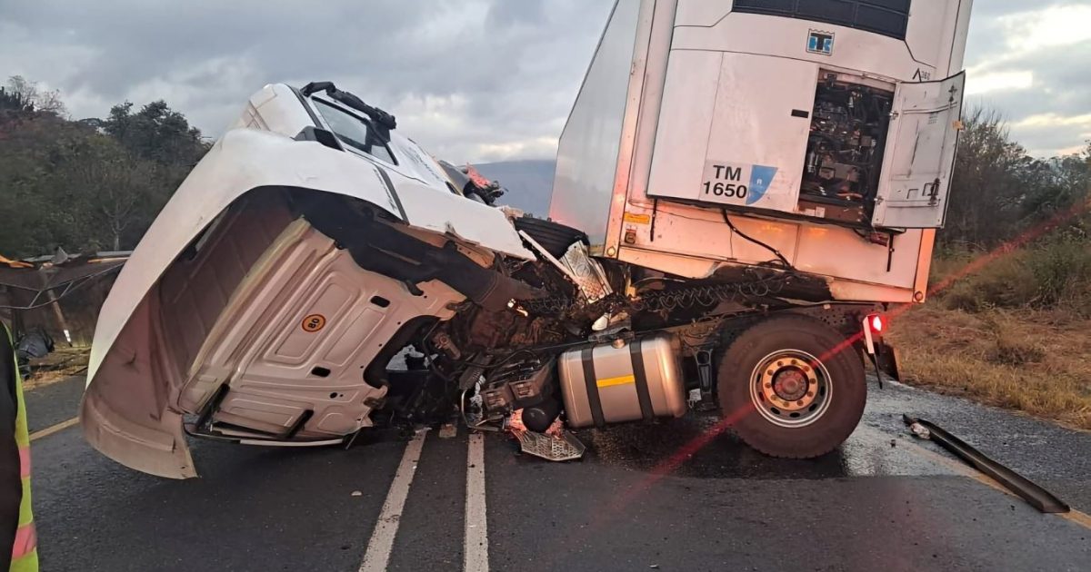 Emergency services at the scene of the N4 truck and minibus crash near Elands Valley