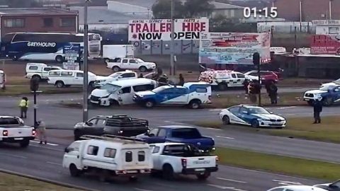 Four People Killed in Greyhound Bus and Quantum Minibus Taxi Collision on Barrage Road, Vanderbijlpark