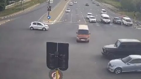 Five Dead, Ten Injured After Red Minibus Taxi Runs Red Light and Catches Fire in Midrand Collision