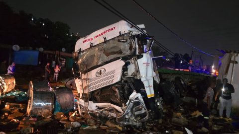 Seven Houses Damaged After Driverless Truck Rolls Down Road in Umlazi